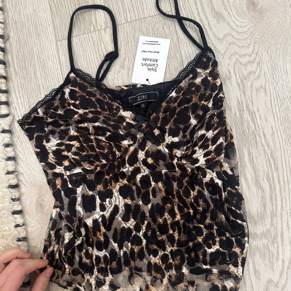 VIBE NWT top - Picture 7 of 9